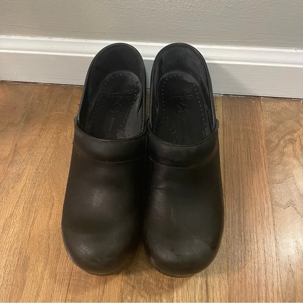 Dansko Professional Clog- Narrow - Picture 3 of 8